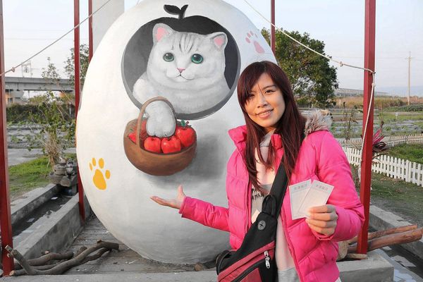 2017田中蜀葵花海藝術節:【彰化景點】田中窯創藝園區。季節限定的約會景點~蜀葵花季/落羽松秘境/無字天書/大玩吹泡泡/蜀葵花海浪漫迷宮/玻璃屋景觀餐廳/貓咪彩繪/親子旅遊及DIY體驗