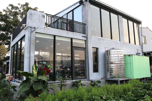 2017田中蜀葵花海藝術節:【彰化景點】田中窯創藝園區。季節限定的約會景點~蜀葵花季/落羽松秘境/無字天書/大玩吹泡泡/蜀葵花海浪漫迷宮/玻璃屋景觀餐廳/貓咪彩繪/親子旅遊及DIY體驗