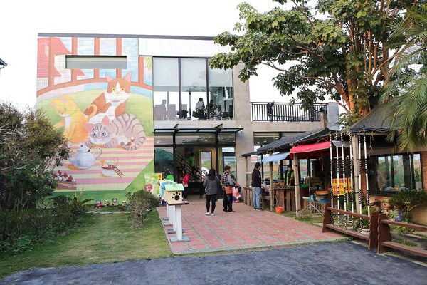 2017田中蜀葵花海藝術節:【彰化景點】田中窯創藝園區。季節限定的約會景點~蜀葵花季/落羽松秘境/無字天書/大玩吹泡泡/蜀葵花海浪漫迷宮/玻璃屋景觀餐廳/貓咪彩繪/親子旅遊及DIY體驗