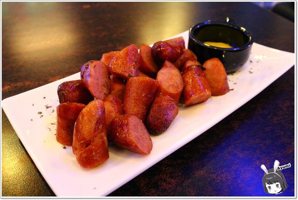 AngryBurger：[食記]►台南東區◄AngryBurger美式餐廳／獨特漢堡／不限時間／可包場地辦活動／CP值頗高