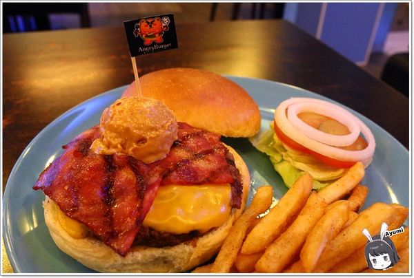 AngryBurger：[食記]►台南東區◄AngryBurger美式餐廳／獨特漢堡／不限時間／可包場地辦活動／CP值頗高