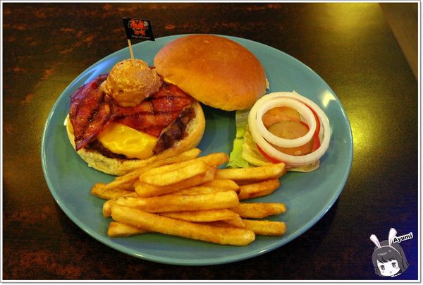 AngryBurger：[食記]►台南東區◄AngryBurger美式餐廳／獨特漢堡／不限時間／可包場地辦活動／CP值頗高