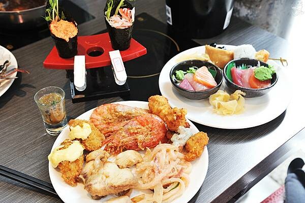 草屯屯鱻火鍋,南投草屯吃到飽名店,200種以上品項自助百匯超