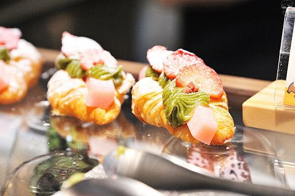 草屯屯鱻火鍋,南投草屯吃到飽名店,200種以上品項自助百匯超