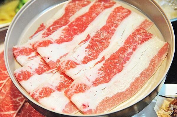 草屯屯鱻火鍋,南投草屯吃到飽名店,200種以上品項自助百匯超