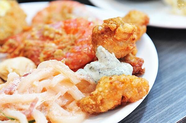 草屯屯鱻火鍋,南投草屯吃到飽名店,200種以上品項自助百匯超