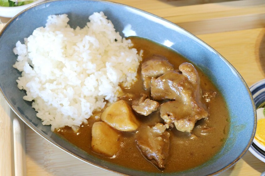 新鮮現流海鮮日式定食這裡吃,親子友善餐廳.還有可愛雙層巴士可以拍照.宜蘭礁溪餐廳推薦♥里海cafe♥