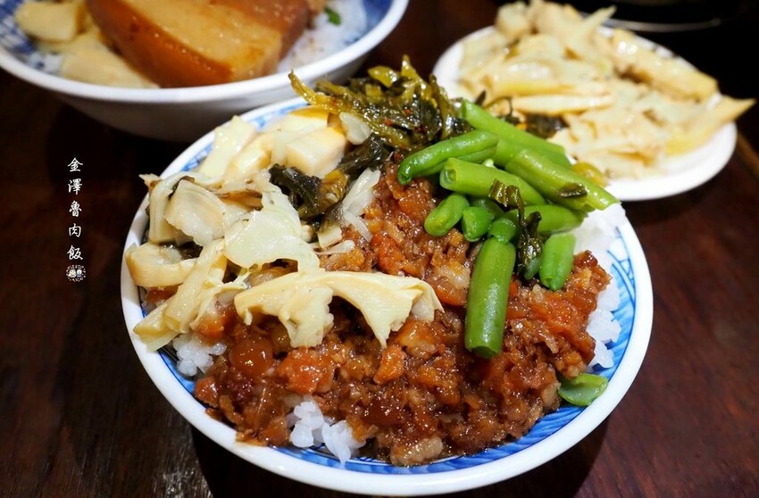 新鮮現流海鮮日式定食這裡吃,親子友善餐廳.還有可愛雙層巴士可以拍照.宜蘭礁溪餐廳推薦♥里海cafe♥