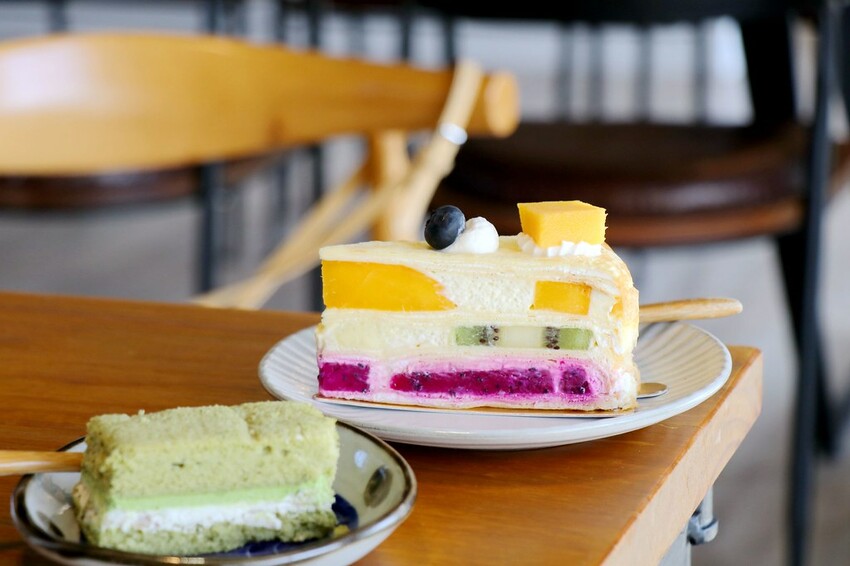 新鮮現流海鮮日式定食這裡吃,親子友善餐廳.還有可愛雙層巴士可以拍照.宜蘭礁溪餐廳推薦♥里海cafe♥