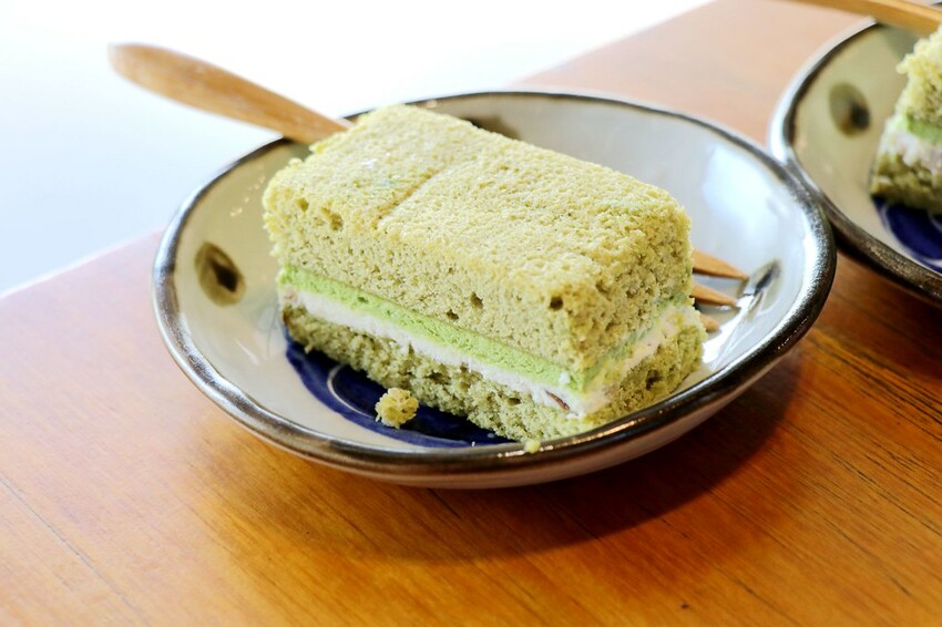 新鮮現流海鮮日式定食這裡吃,親子友善餐廳.還有可愛雙層巴士可以拍照.宜蘭礁溪餐廳推薦♥里海cafe♥