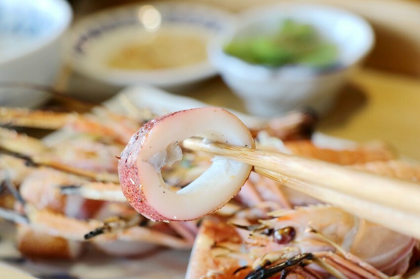 新鮮現流海鮮日式定食這裡吃,親子友善餐廳.還有可愛雙層巴士可以拍照.宜蘭礁溪餐廳推薦♥里海cafe♥