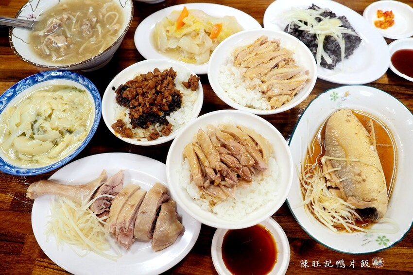 新鮮現流海鮮日式定食這裡吃,親子友善餐廳.還有可愛雙層巴士可以拍照.宜蘭礁溪餐廳推薦♥里海cafe♥