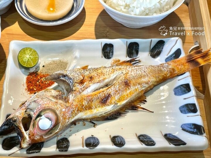 新鮮漁獲,現流的美味,每一口都是真材實料!用餐聚會首選,宜蘭礁溪里海咖啡 @魚兒 x 牽手明太子的「視」界旅行