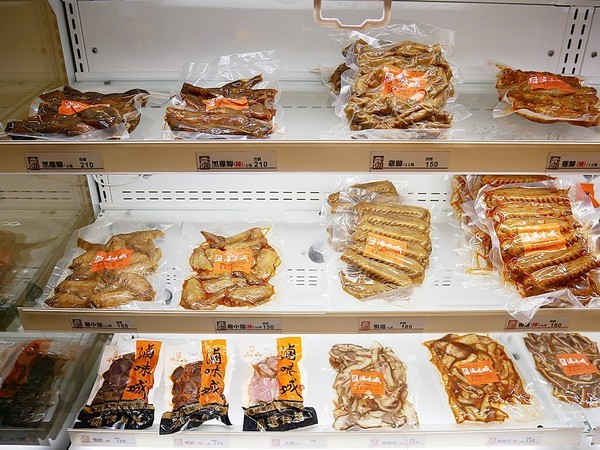 滷味城:滷味城-桃園特色滷味 產品選項多 中藥滷汁超入味 到店、宅配都方便 誰說中秋節一定要吃月餅 今年就改吃滷味大餐