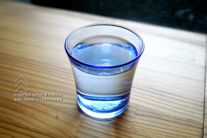 【台北】Imperfect coffee & matcha ~ 隱密低調不完美咖啡館其實超完美、2F窗前坐擁校園好景致 / WIFI / 免費插座 / 不限時