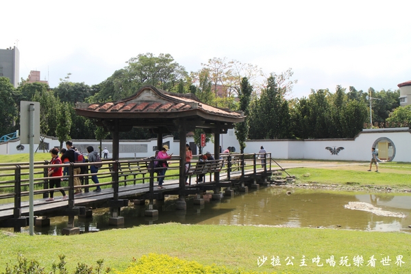 溪北生態休閒公園:新北板橋特色公園『溪北生態休閒公園』Q版章魚造型磨石子共融性滑梯遊戲場/盪鞦韆/沙坑