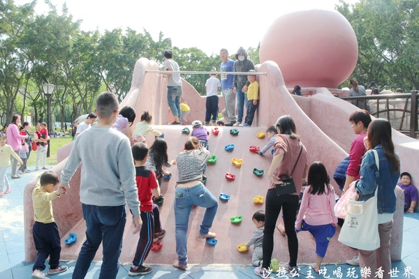 溪北生態休閒公園:新北板橋特色公園『溪北生態休閒公園』Q版章魚造型磨石子共融性滑梯遊戲場/盪鞦韆/沙坑