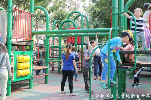 溪北生態休閒公園:新北板橋特色公園『溪北生態休閒公園』Q版章魚造型磨石子共融性滑梯遊戲場/盪鞦韆/沙坑