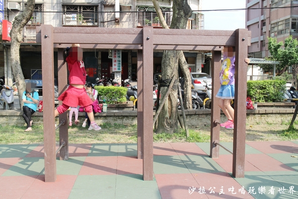 溪北生態休閒公園:新北板橋特色公園『溪北生態休閒公園』Q版章魚造型磨石子共融性滑梯遊戲場/盪鞦韆/沙坑