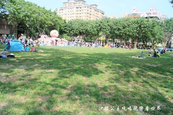 溪北生態休閒公園:新北板橋特色公園『溪北生態休閒公園』Q版章魚造型磨石子共融性滑梯遊戲場/盪鞦韆/沙坑