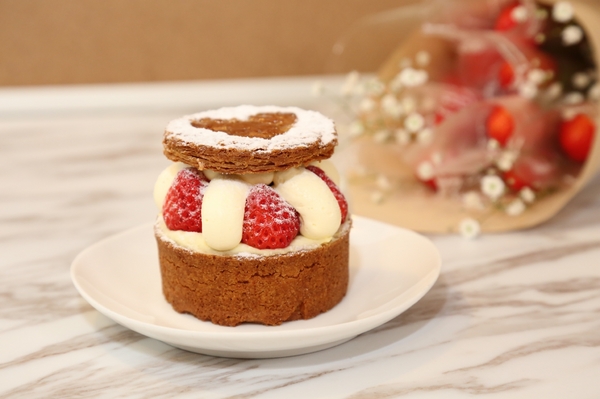 格那修ganache手作蛋糕：[台南]東區 情人節禮物推薦 韓國草莓花束台南也買的到拉~ 冬天季節限定草莓塔情人組合!!!! 格那修ganache手作蛋糕