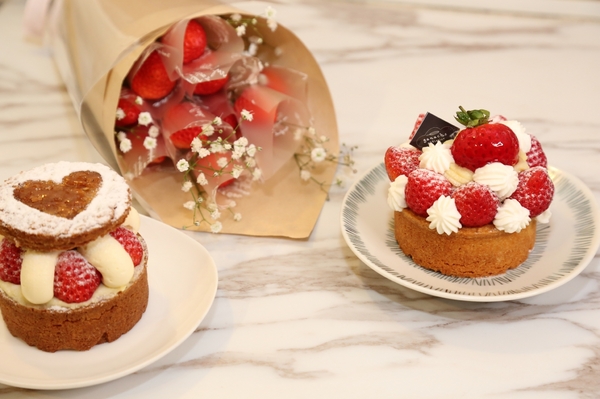 格那修ganache手作蛋糕：[台南]東區 情人節禮物推薦 韓國草莓花束台南也買的到拉~ 冬天季節限定草莓塔情人組合!!!! 格那修ganache手作蛋糕