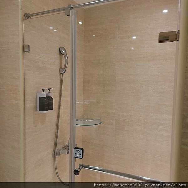 家和商旅-高雄車站附近平價又乾淨附早餐、下午茶和宵夜的優質商旅