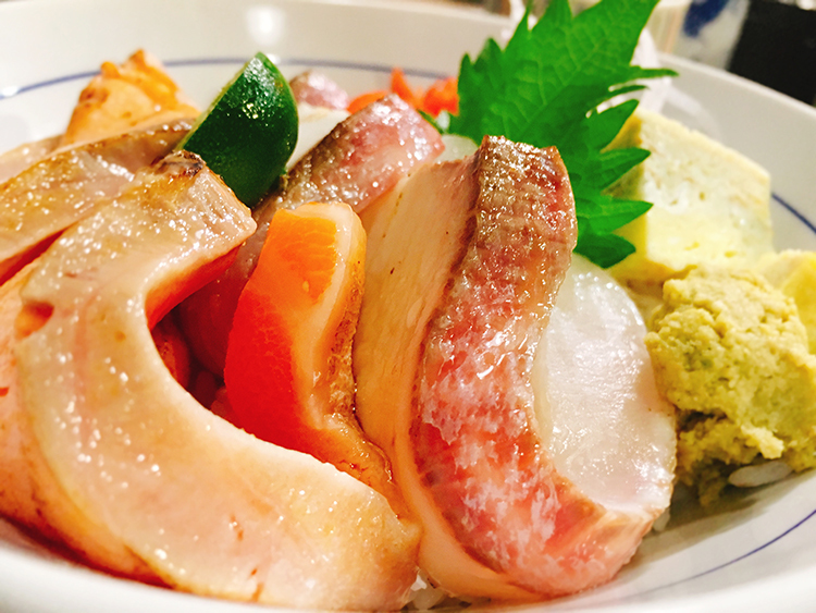 畔の食堂,小巨蛋美食,小巨蛋居酒屋,我不是他媽媽,小巨蛋美食外送,小巨蛋上班族午餐,松山區上班族午餐,八德路上班族午餐,小巨蛋平價丼飯