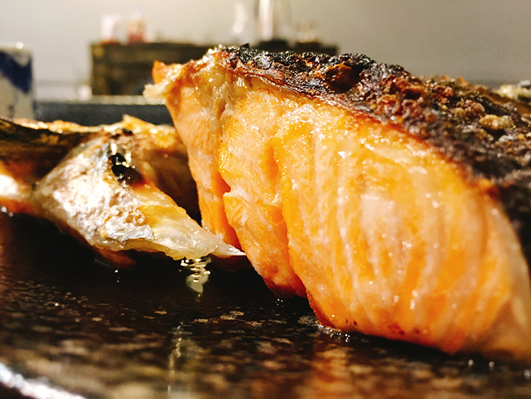 畔の食堂,小巨蛋美食,小巨蛋居酒屋,我不是他媽媽,八德路現做日本料理,台北平價生魚片,松山區平價生魚片,小巨蛋平價生魚片,八德路平價生魚片