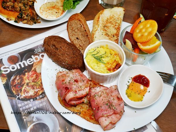 【西門早午餐】貳拾陸巷 Somebody CAFE #早午餐 #烘蛋 #鬆餅 #下午茶 #咖啡 #插畫 (25).JPG
