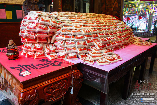 壽山巖觀音寺|桃園市/龜山區(風兒媚、花正俏，速來壽山賞花嬌；乾隆賜、觀音威，護國祐民真慈悲。)