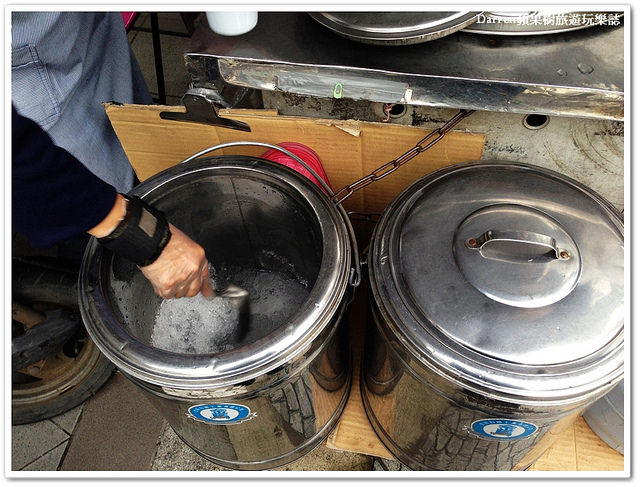 『桃園市桃園區美食小吃推薦』桃園仙草奶凍●在地人推薦的滑嫩仙草奶凍老攤  桃園火車站商圈美食  桃園好吃仙草奶凍 燒仙草 青蛙下蛋 青蛙撞奶