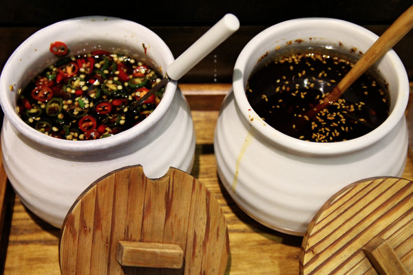 蘭芳麵食館:【台北市中山區。小吃】蘭方麵食館 遼寧夜市傳統家鄉味小吃 南京復興站 蘭芳麵食館:【台北市中山區。小吃】蘭方麵食館 遼寧夜市傳統家鄉味小吃 南京復興站