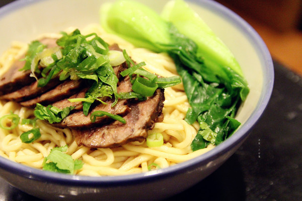 蘭芳麵食館:【台北市中山區。小吃】蘭方麵食館 遼寧夜市傳統家鄉味小吃 南京復興站 蘭芳麵食館:【台北市中山區。小吃】蘭方麵食館 遼寧夜市傳統家鄉味小吃 南京復興站