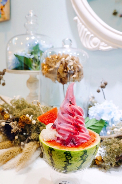 【台北信義區】Blooming Ice Sweet 花果茶霜淇淋專門店。可愛粉紅迷你西瓜冰品～