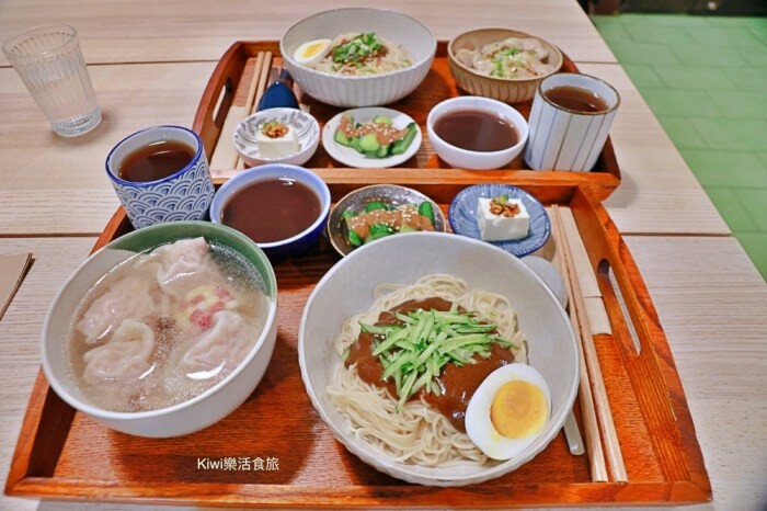 台南市安南區台南超人氣美食推薦小鹿家麵包店|必吃草莓可頌、檸檬可頌都意外好吃!營業前請先來排隊~