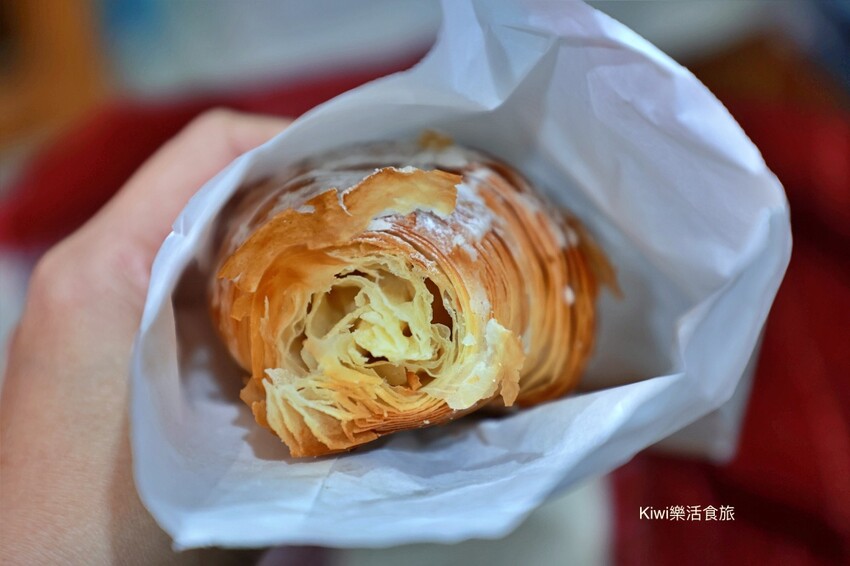 台南市安南區台南超人氣美食推薦小鹿家麵包店|必吃草莓可頌、檸檬可頌都意外好吃!營業前請先來排隊~