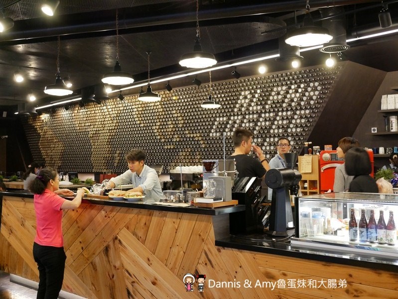 《桃園平鎮美食》Alpha Coffee &Tea是全台最大咖啡炒焙廠也是隱身工業區的隱藏版咖啡館︱(影片)