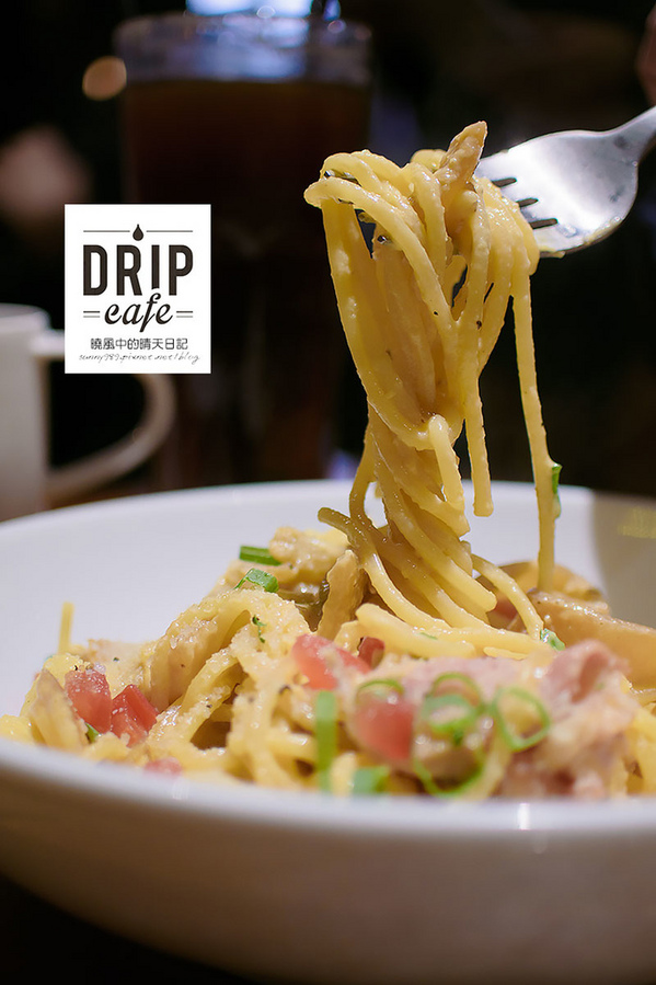 Drip Cafe 好滴(站前店)：【台北|好滴咖啡】草莓多拿滋必吃 北車站前聊天美食二不誤好地方 (附完整菜單)