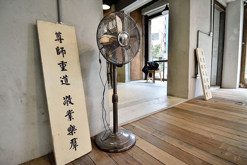 賣牛肉麵與甜點的好物咖啡館:捷運南京復興 中山國中站美食