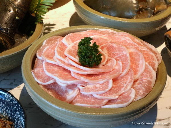 源鍋精緻鍋物:台中美食│源鍋〃活體海鮮鍋一人獨享,鮮味指數大爆表!激推麻油系列~