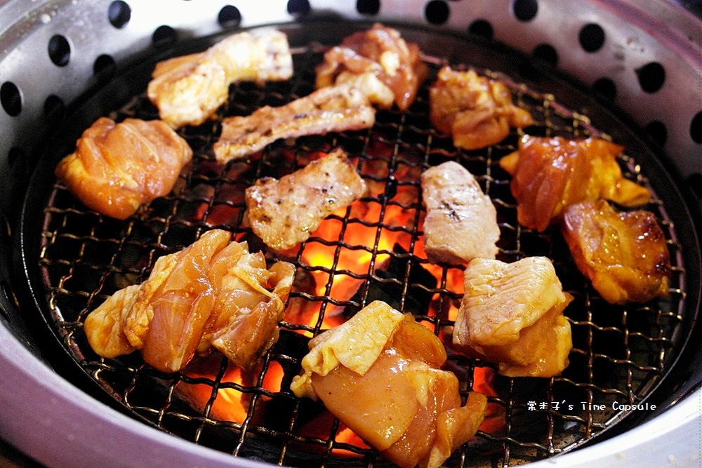 [台南新營]碳味亭-燒肉+火鍋吃到飽~想要大口吃肉的好所在~