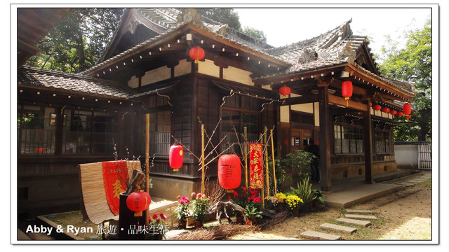 【嘉義美食】嘉義文化夜市必吃美食/夜市推薦美食~郭家粿仔湯/雞肉飯/糯米大腸/豬腸湯/阿娥豆花/花生豆花豆漿/嘉義豆奶攤/傳統飲料/豆漿牛奶/夾蛋土司/全聚烤鴨夾餅/阿林老牌蚵仔煎〈105/03/08