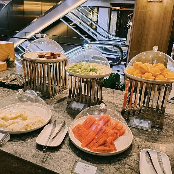 台北福華彩虹座自助~環境寬敞優雅舒適~服務及餐點都在水準之上