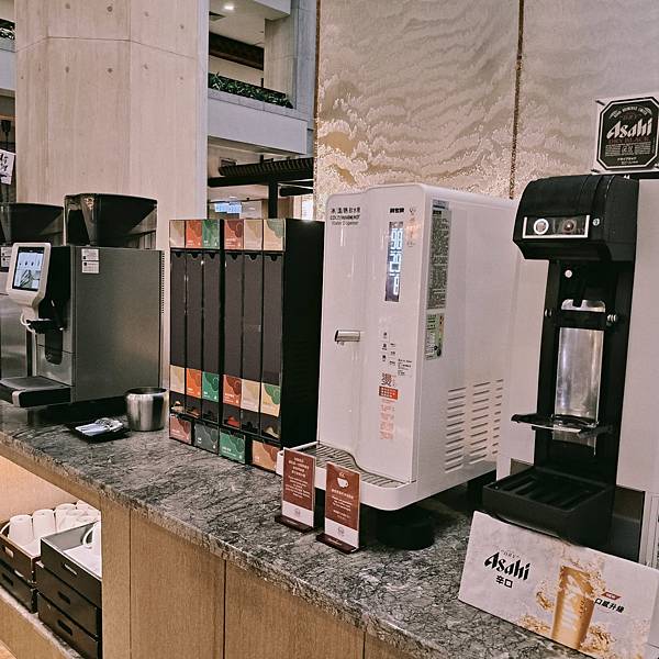 台北福華彩虹座自助~環境寬敞優雅舒適~服務及餐點都在水準之上