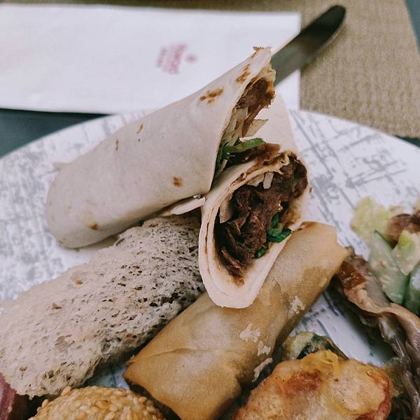 台北福華彩虹座自助buffet~環境寬敞優雅舒適~服務及餐點