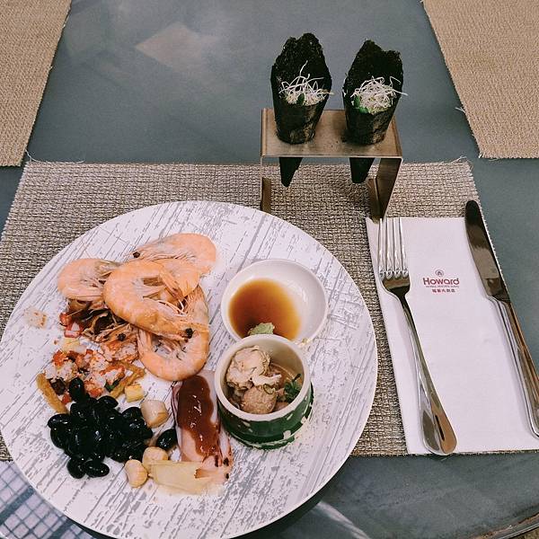 台北福華彩虹座自助~環境寬敞優雅舒適~服務及餐點都在水準之上