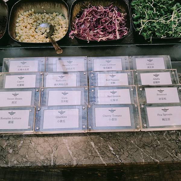 台北福華彩虹座自助~環境寬敞優雅舒適~服務及餐點都在水準之上