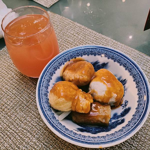 台北福華彩虹座自助buffet~環境寬敞優雅舒適~服務及餐點