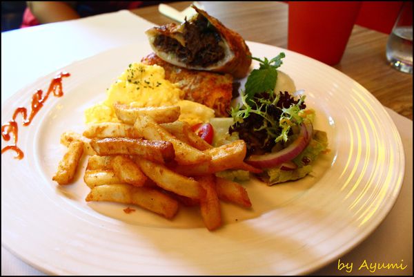 三胡町-Bistro：[食記]//三胡町Bistro餐酒館//台南最愛的早午餐